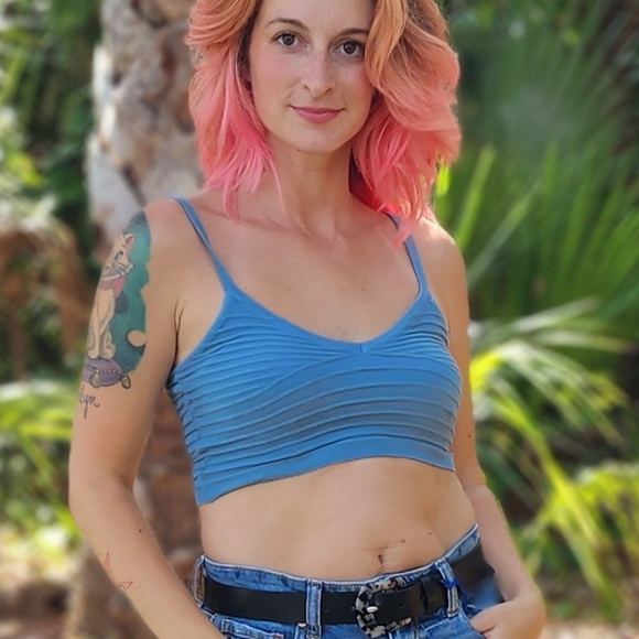 Crop the Top - Picture 1 of 1